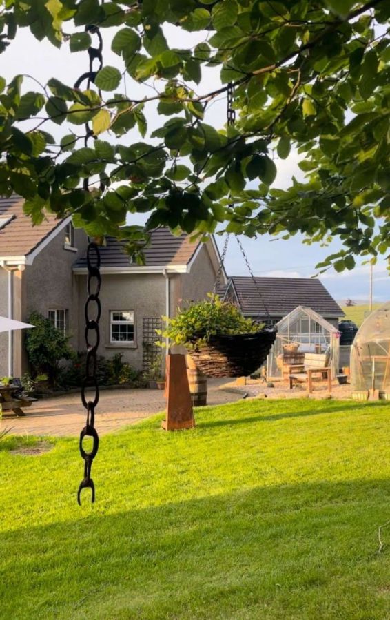 Carnfeogue Lodge , 156a Ballinlea Road