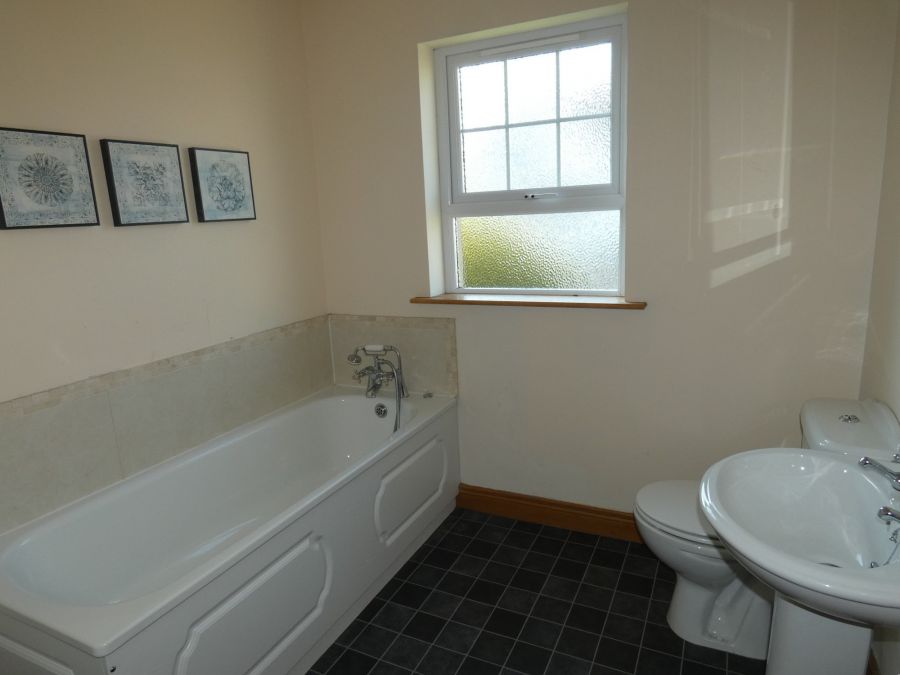 18 Edenmore Way