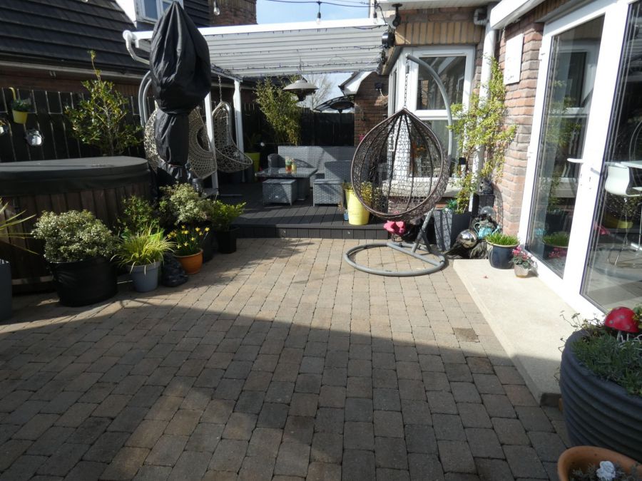 39 Raceview Drive