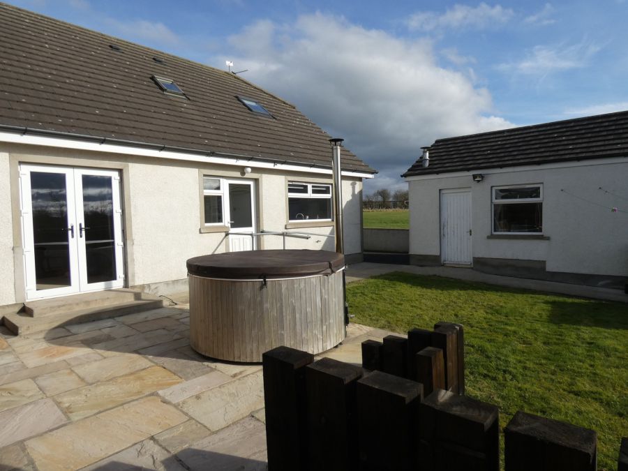 3 Oakley Park