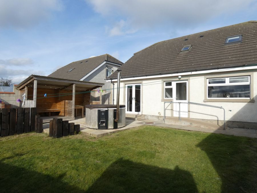 3 Oakley Park