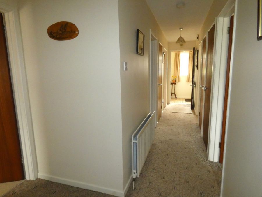 16 Greenhill Drive