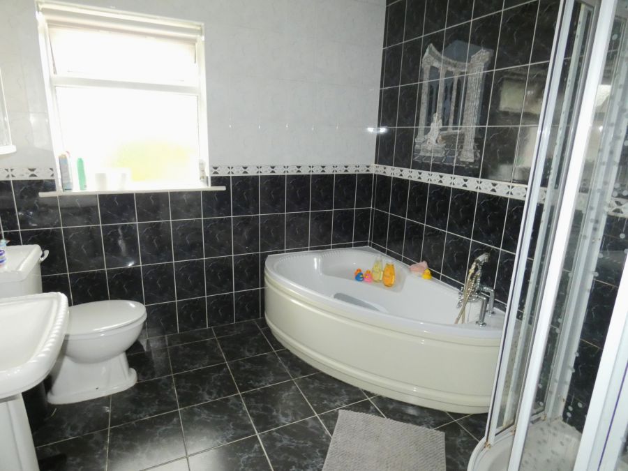 10 Castlehill Crescent