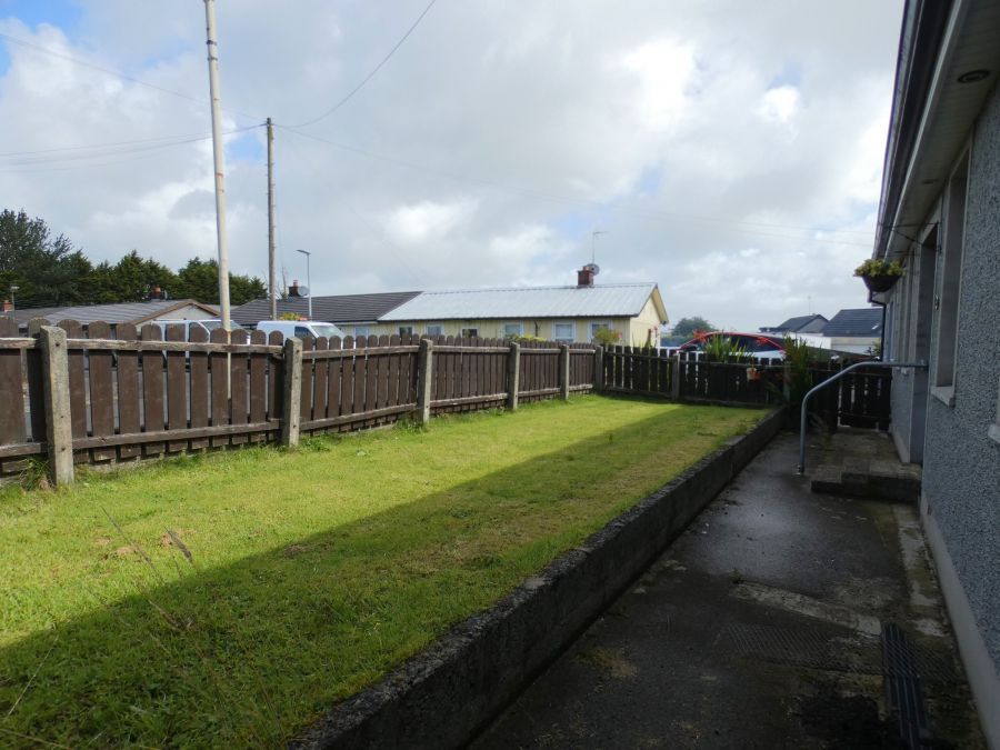 8 Mcclelland Park