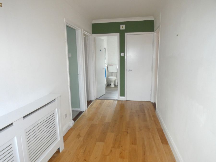 8 Mcclelland Park