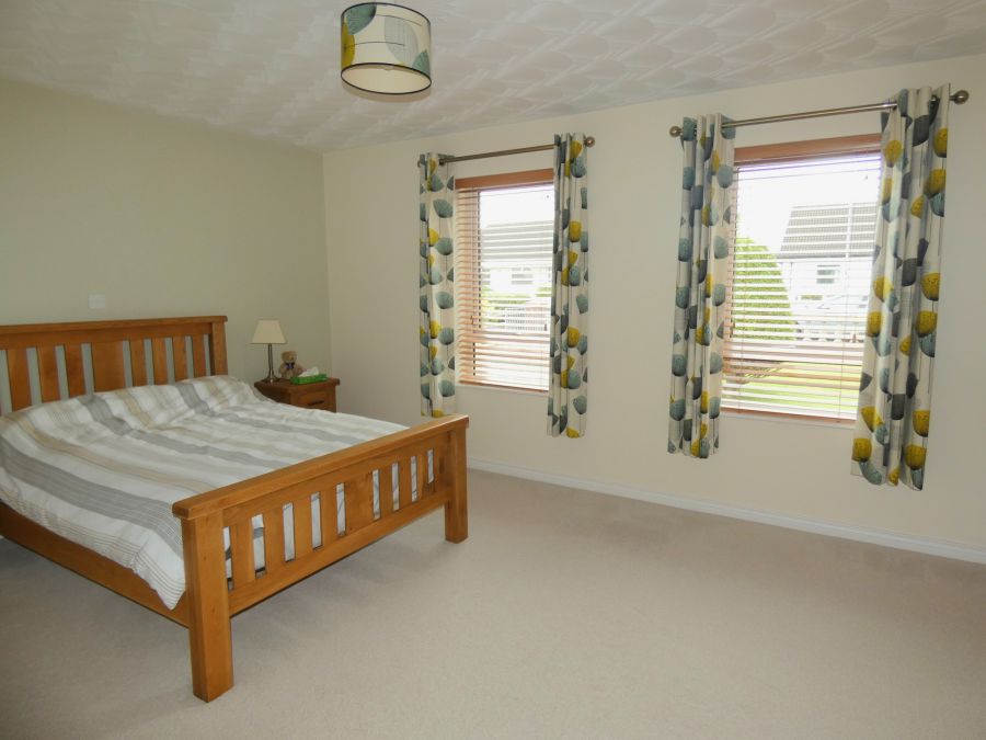 8 Ballynacree Avenue