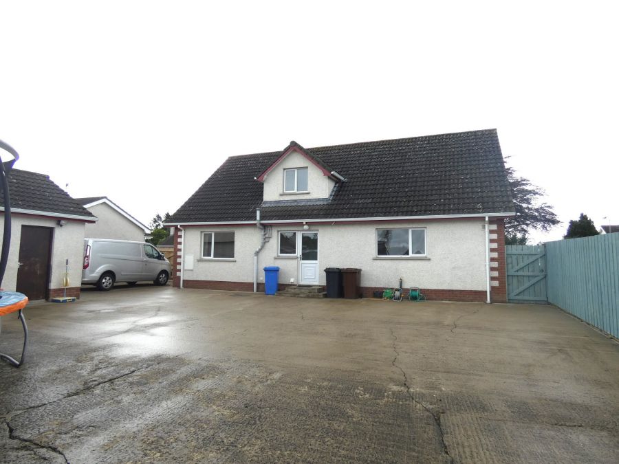 8 Ballynacree Avenue