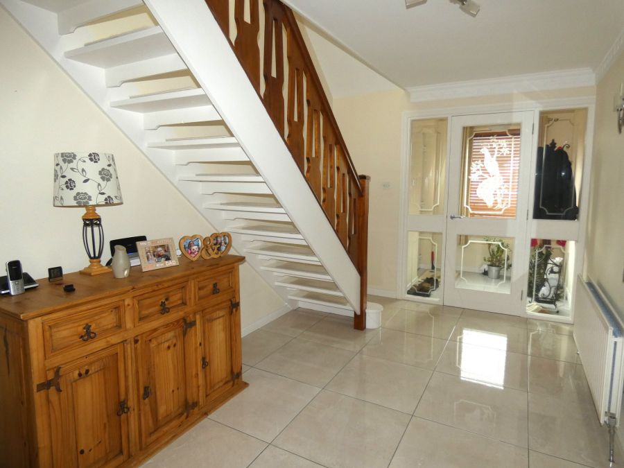 8 Ballynacree Avenue