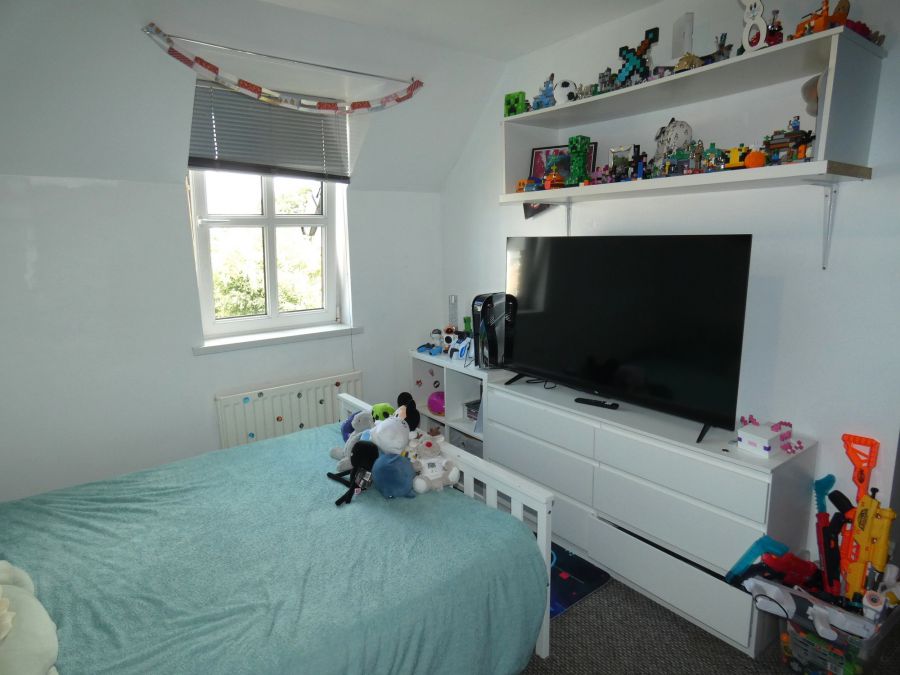 39 Nursery Avenue