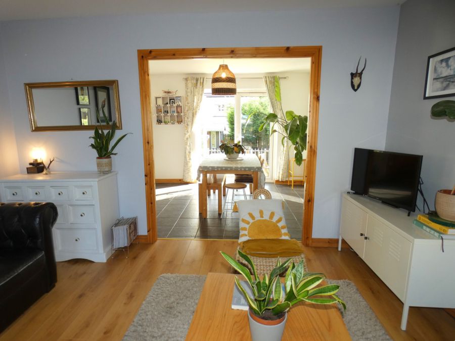1 Castlewood Crescent