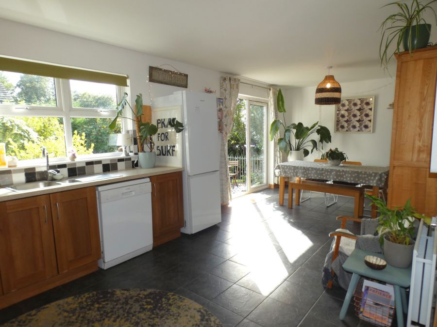 1 Castlewood Crescent