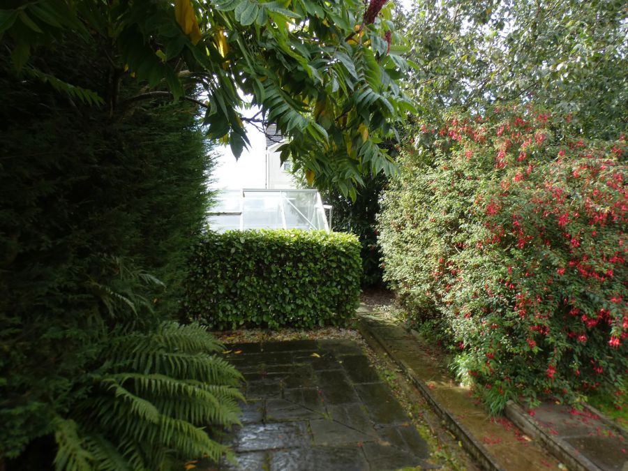 1 Castlewood Crescent