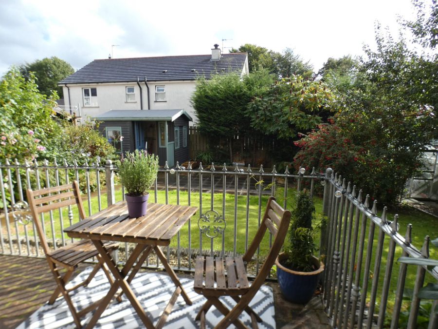 1 Castlewood Crescent