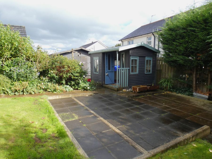 1 Castlewood Crescent