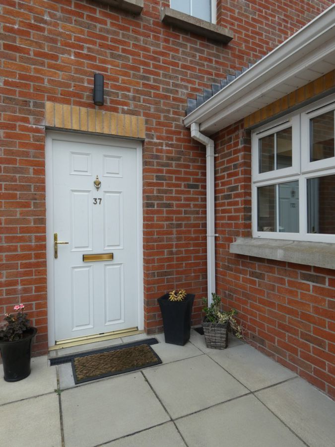 37 Ballycregagh Road