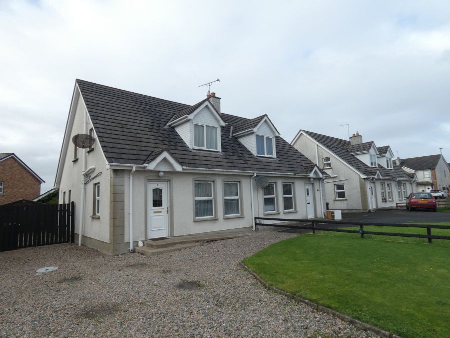3 Raceview Drive