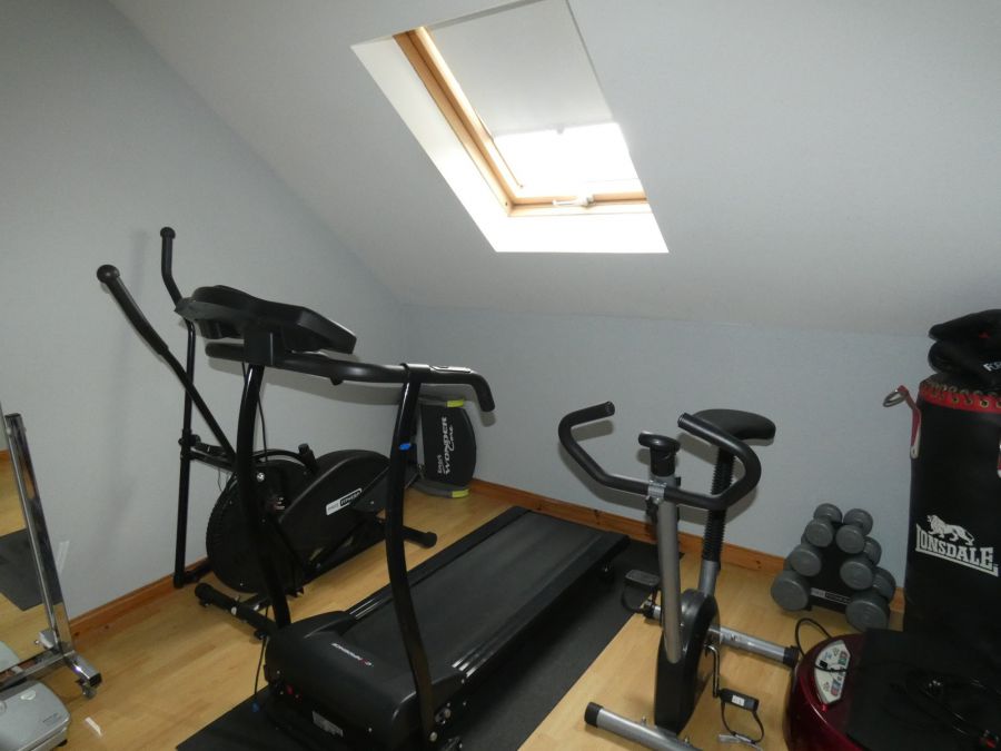 3 Raceview Drive