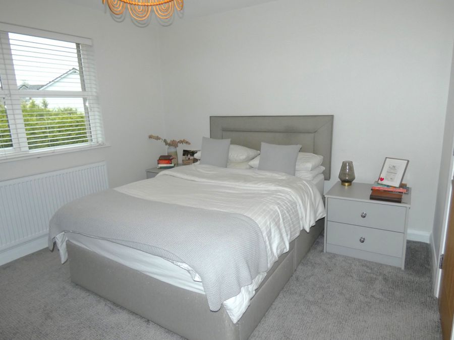 39 Berryfields Park