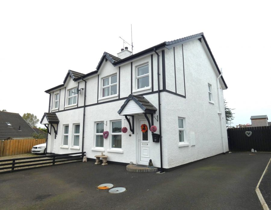 9 Tudor Oaks