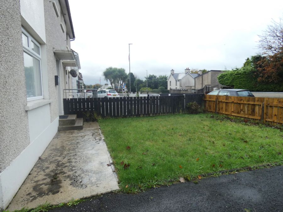 1 Strand Park