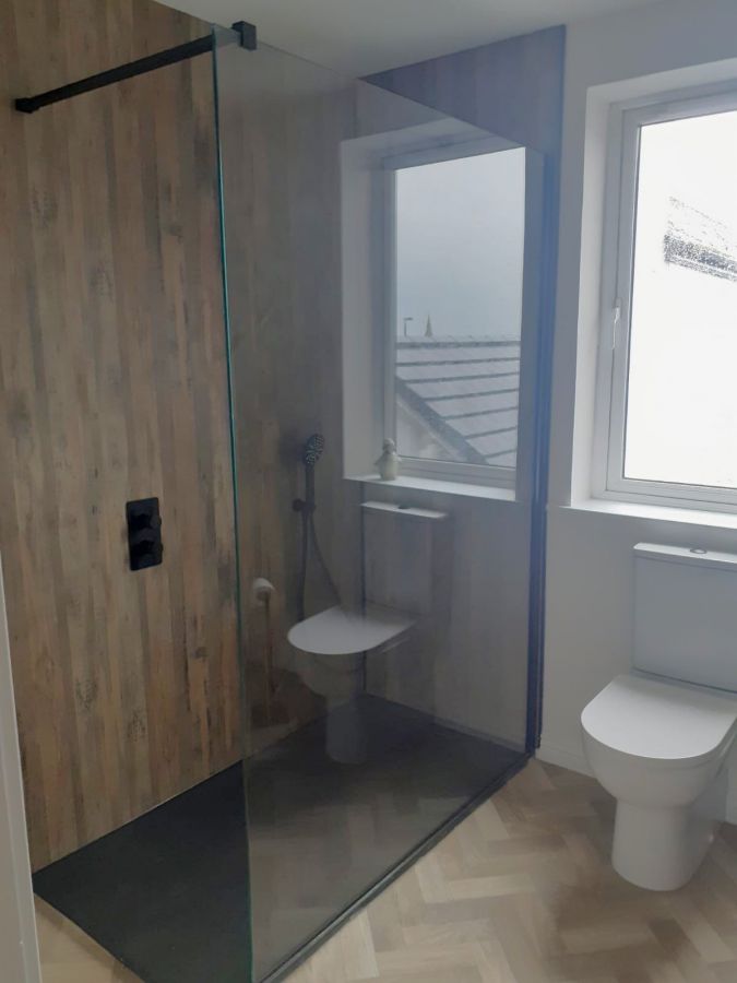 The Glynns Bar together with 4 apartments, 23 Church Street