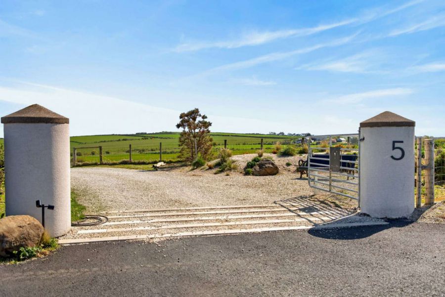 Ballylinny House, 5 Causeway Road