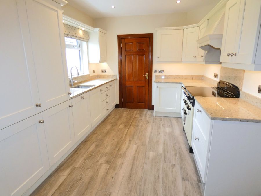 6 Beechcroft