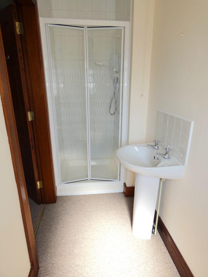 6 Beechcroft