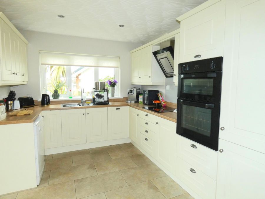 10  Castlehill Crescent