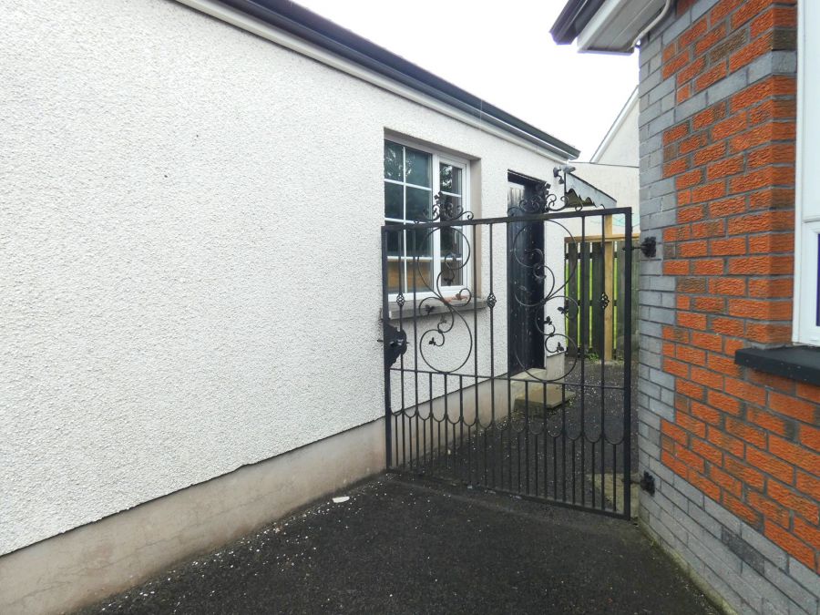 10  Castlehill Crescent