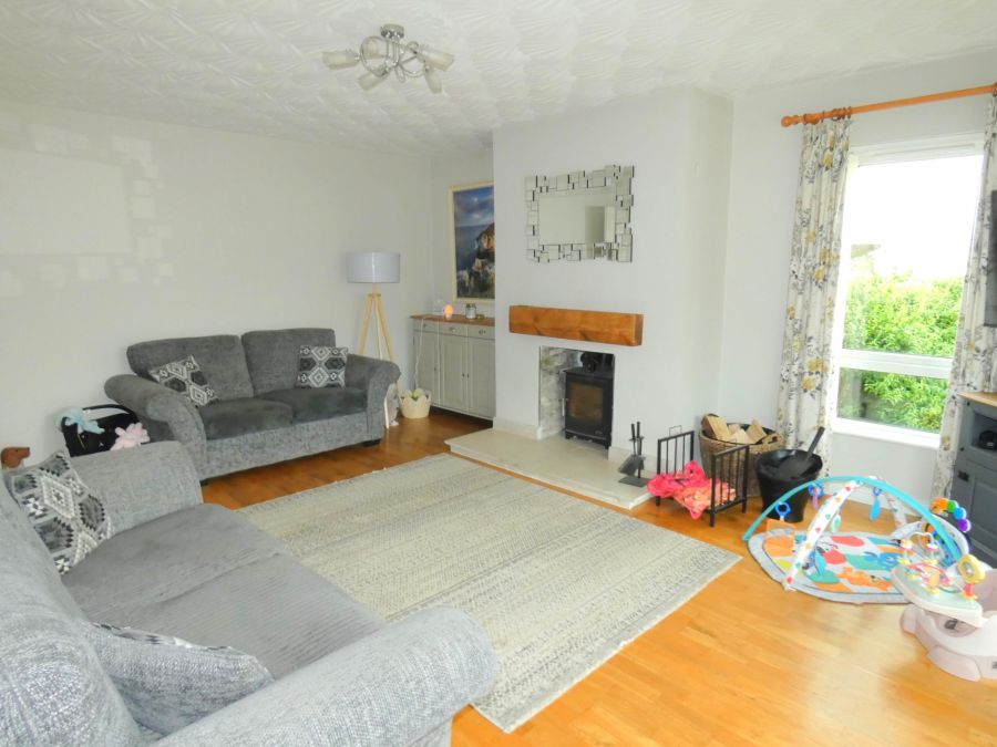 10  Castlehill Crescent