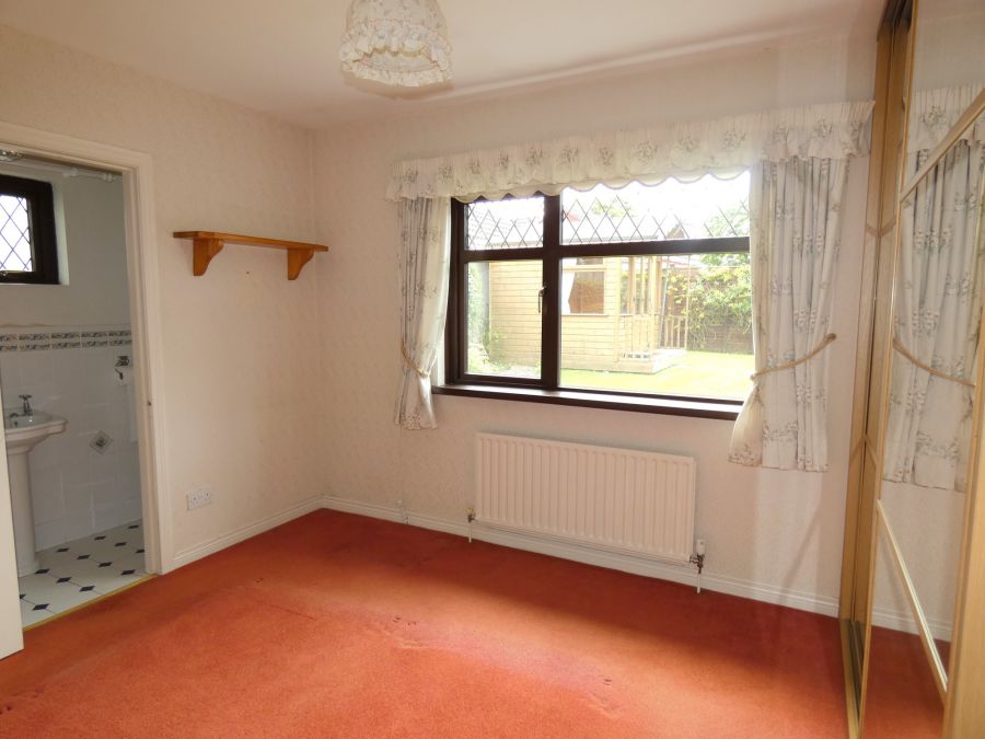 6 Ashlea Avenue