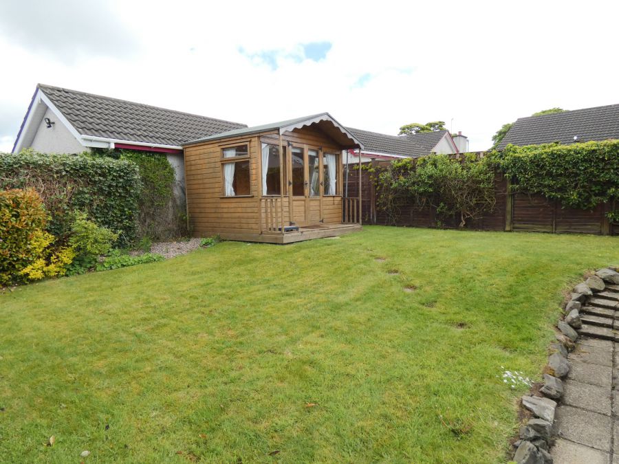 6 Ashlea Avenue