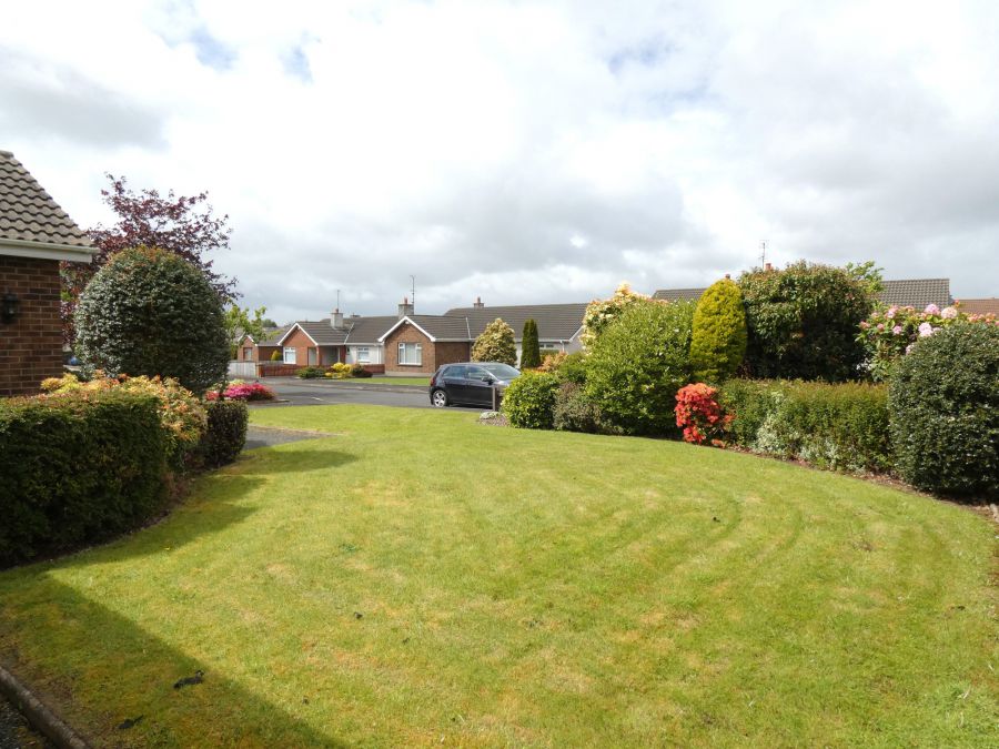 6 Ashlea Avenue