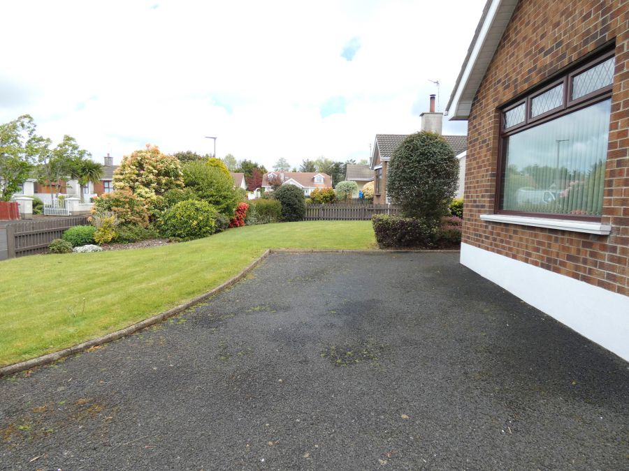 6 Ashlea Avenue