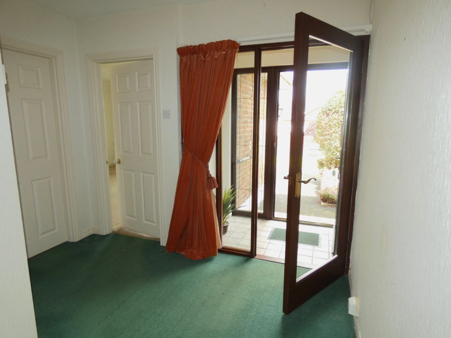 6 Ashlea Avenue