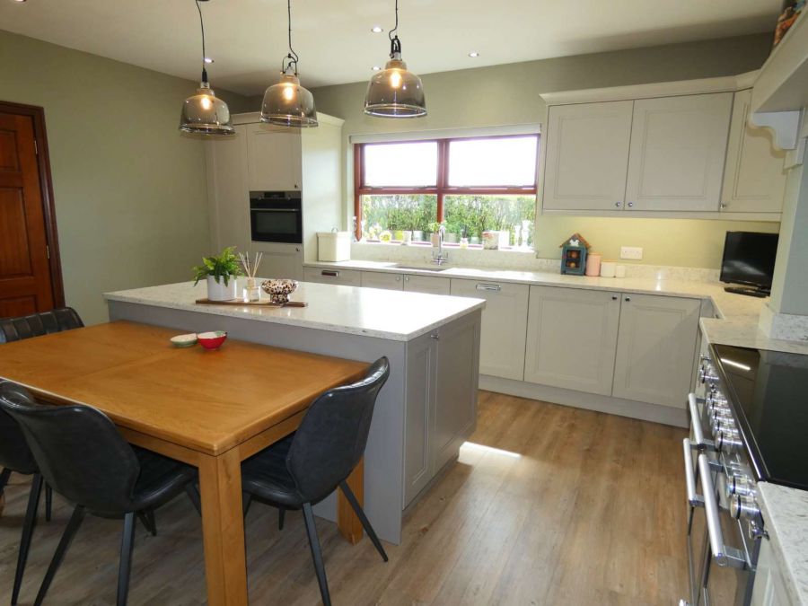 Hillcroft Lodge, 32 Knockaholet Road