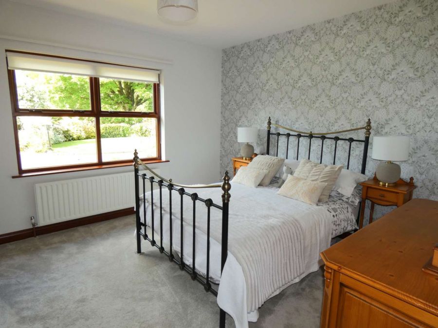 Hillcroft Lodge, 32 Knockaholet Road