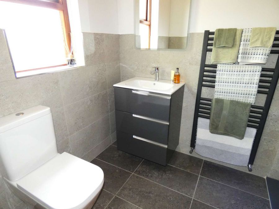 Hillcroft Lodge, 32 Knockaholet Road