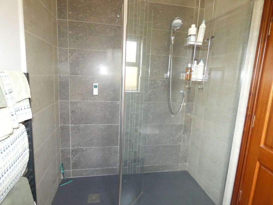 Hillcroft Lodge, 32 Knockaholet Road