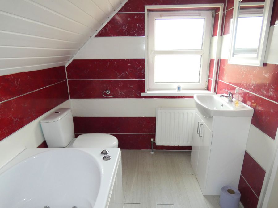 8 Castlehill View