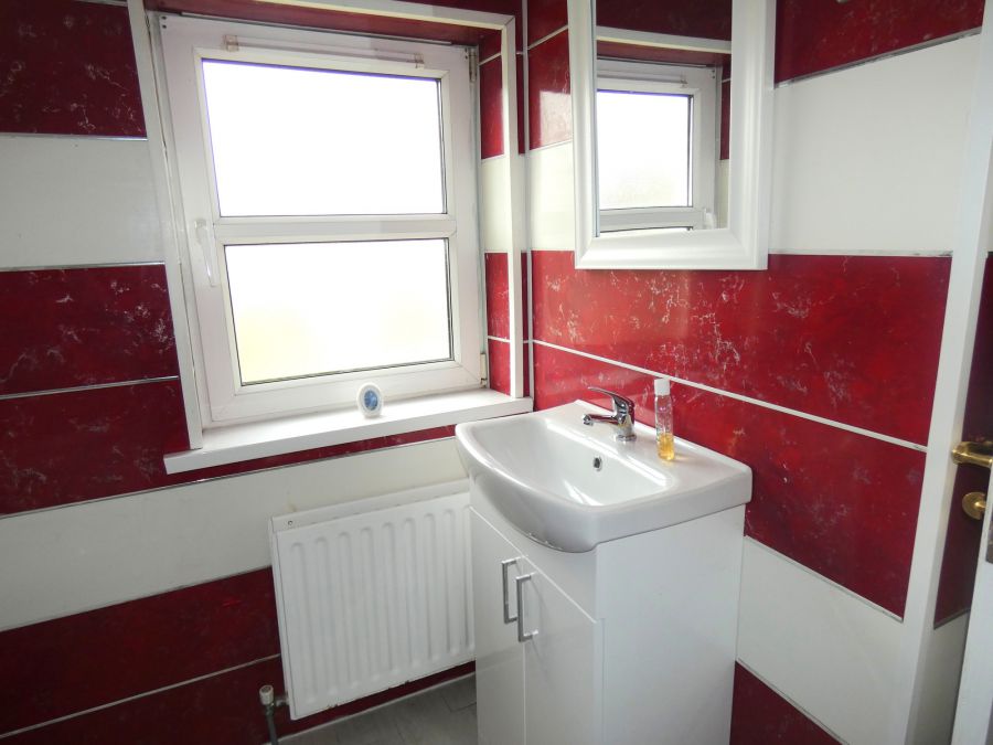 8 Castlehill View