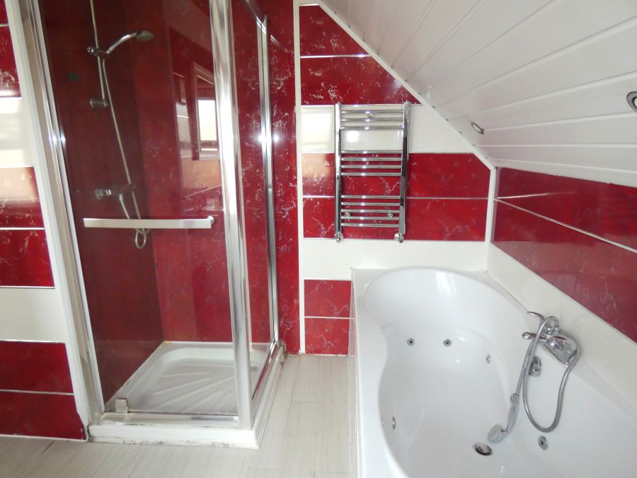 8 Castlehill View