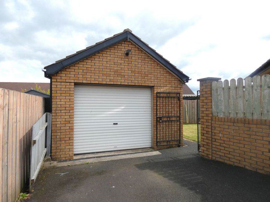 8 Castlehill View