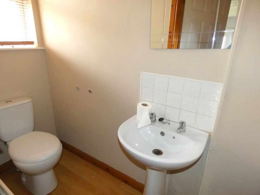 8 Castlehill View