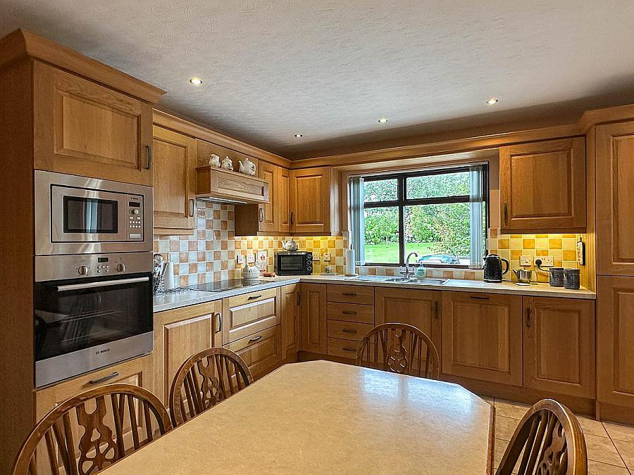 2 Carthall Park, Off Wheatsheaf Road