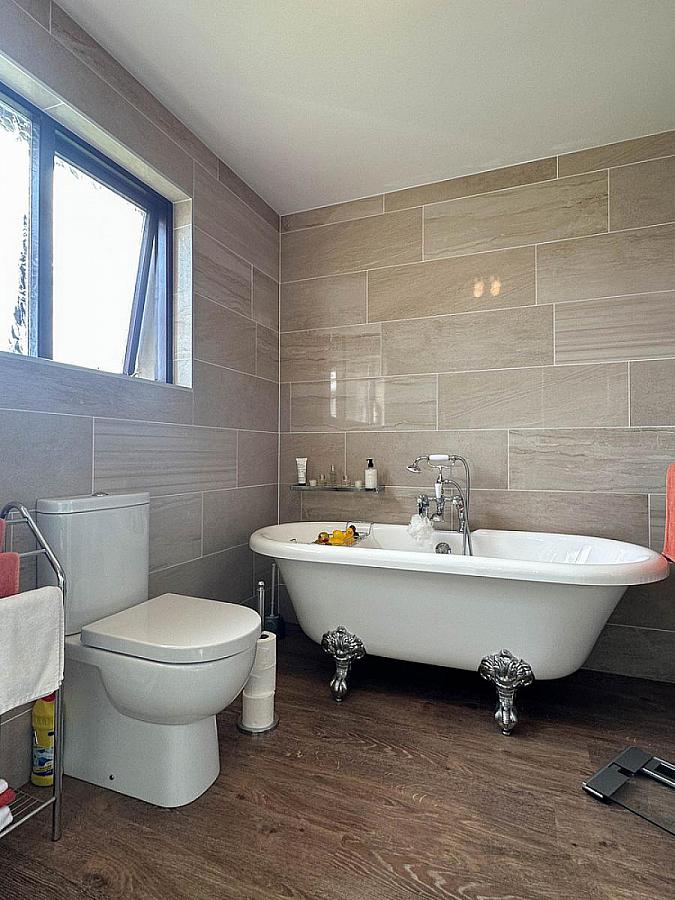 2 Carthall Park, Off Wheatsheaf Road