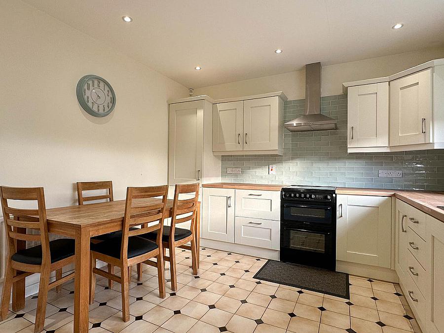 2  Mount Court, Off Mountsandel Road