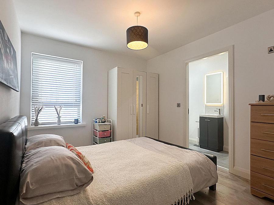 Apt 1 Lodge Grove, Lodge Road