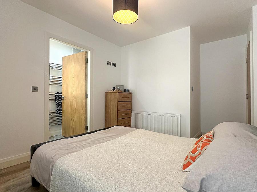 Apt 1 Lodge Grove, Lodge Road